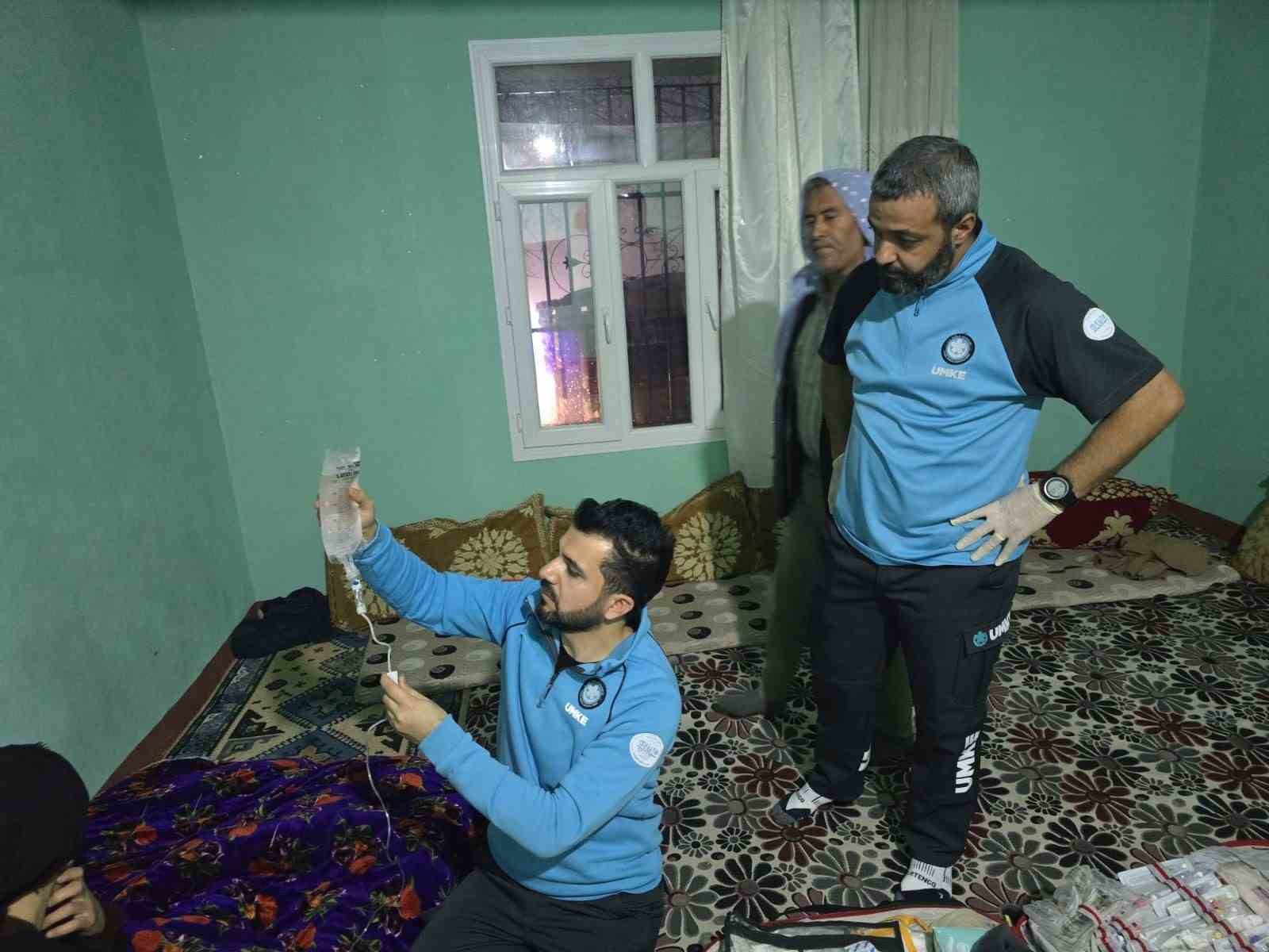 evde dogum yapan anne ve bebegi saatler suren calismanin ardindan kurtarildi 4 6U3QqYl7