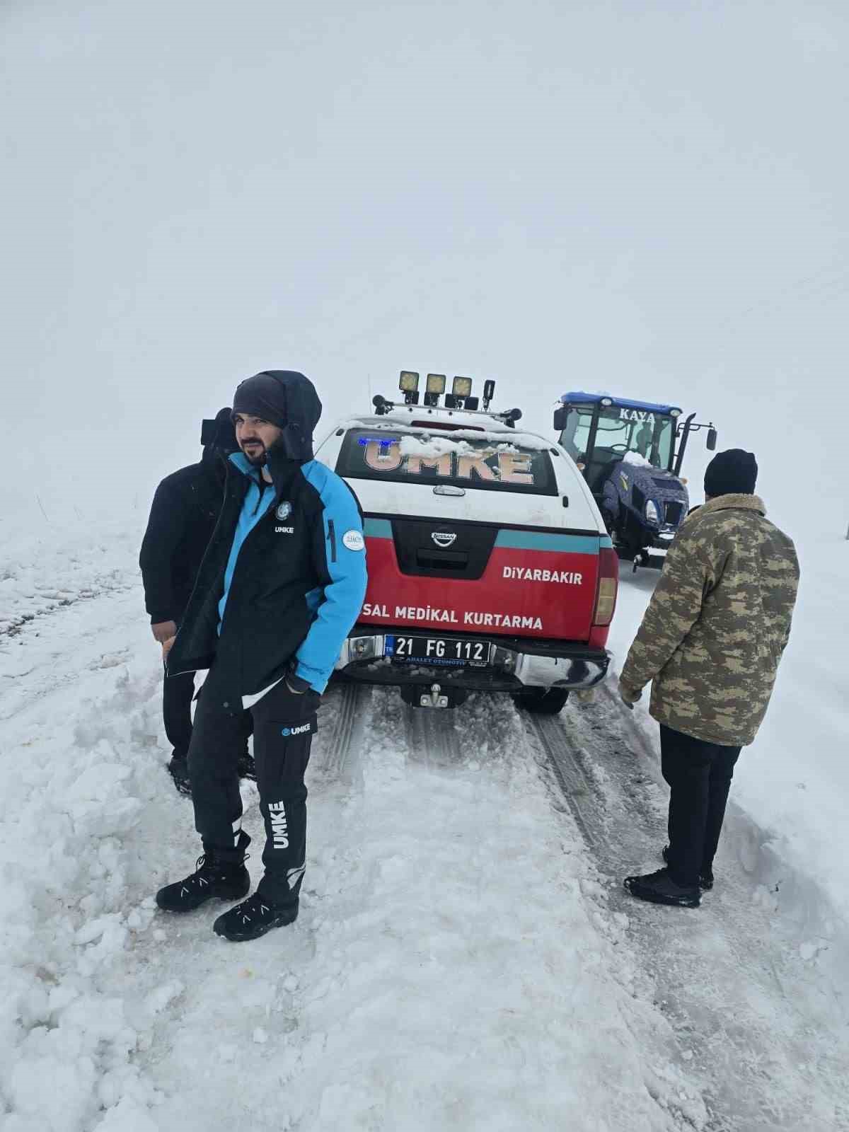 evde dogum yapan anne ve bebegi saatler suren calismanin ardindan kurtarildi 7 tvEHdruC