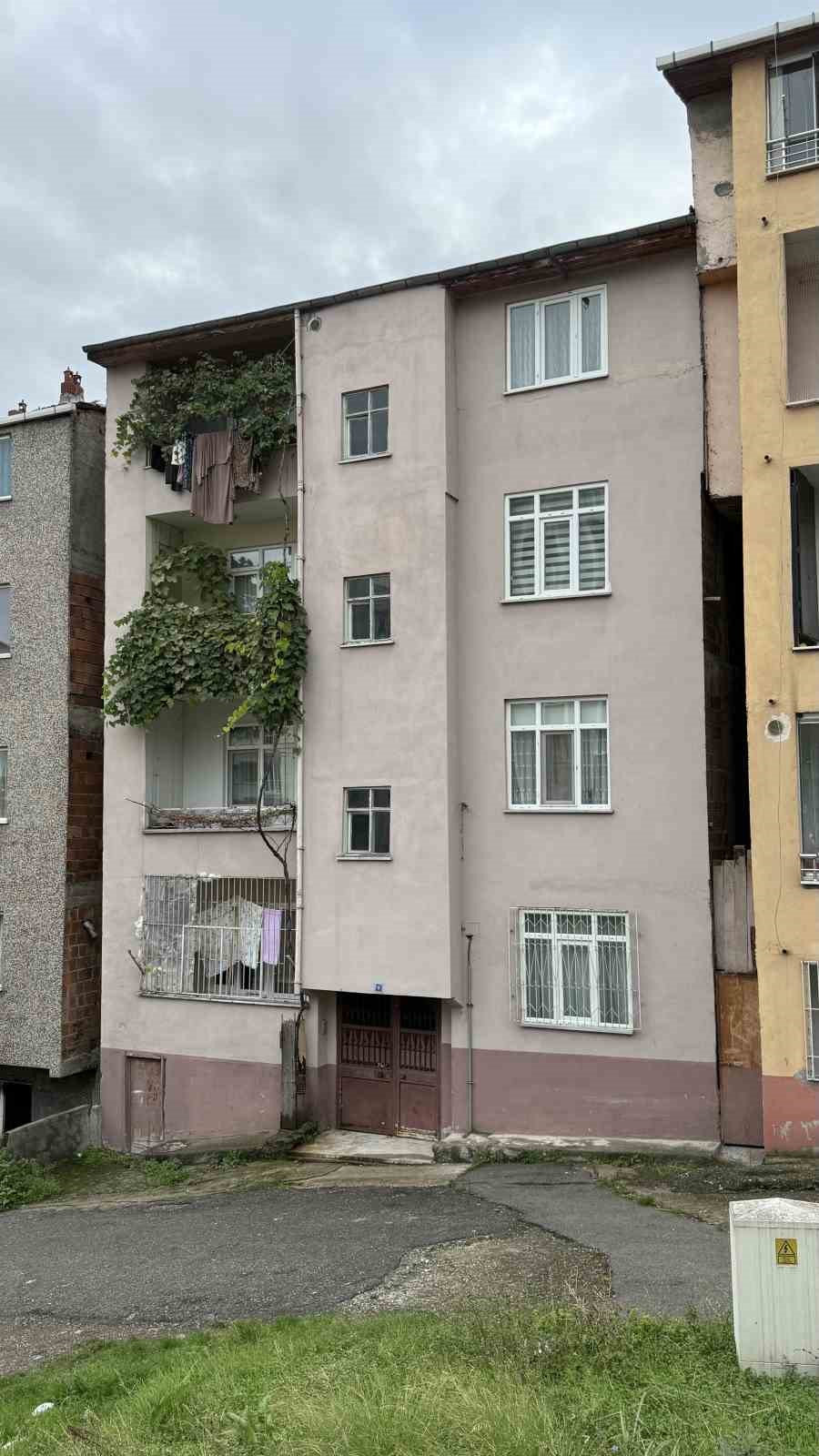 evde dogurdugu bebegi cope atan kadin tutuklandi bebek ise bulunamadi 10 6BDHSnOQ