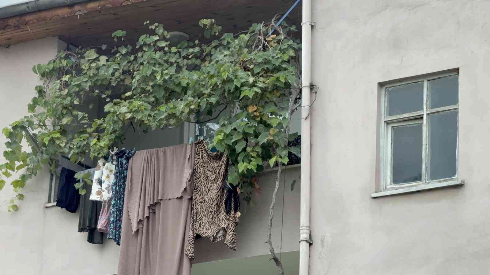 evde dogurdugu bebegi cope atan kadin tutuklandi bebek ise bulunamadi 5 7hNm1Vhi