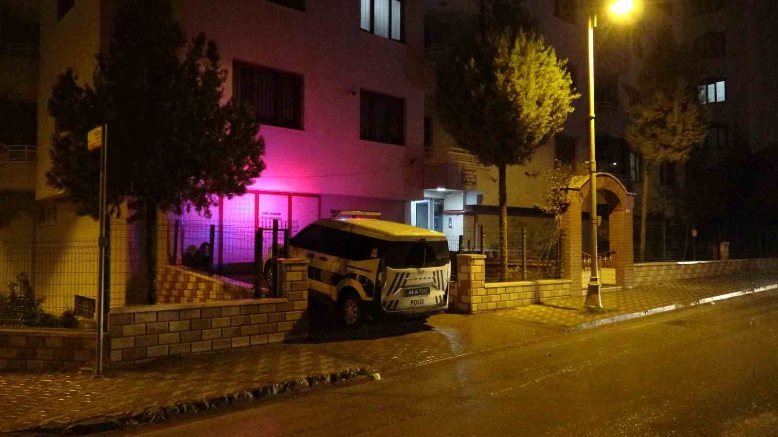 evden gelen kotu koku aci gercegi ortaya cikardi yasli adam olu bulundu 2 DtBDfSjO