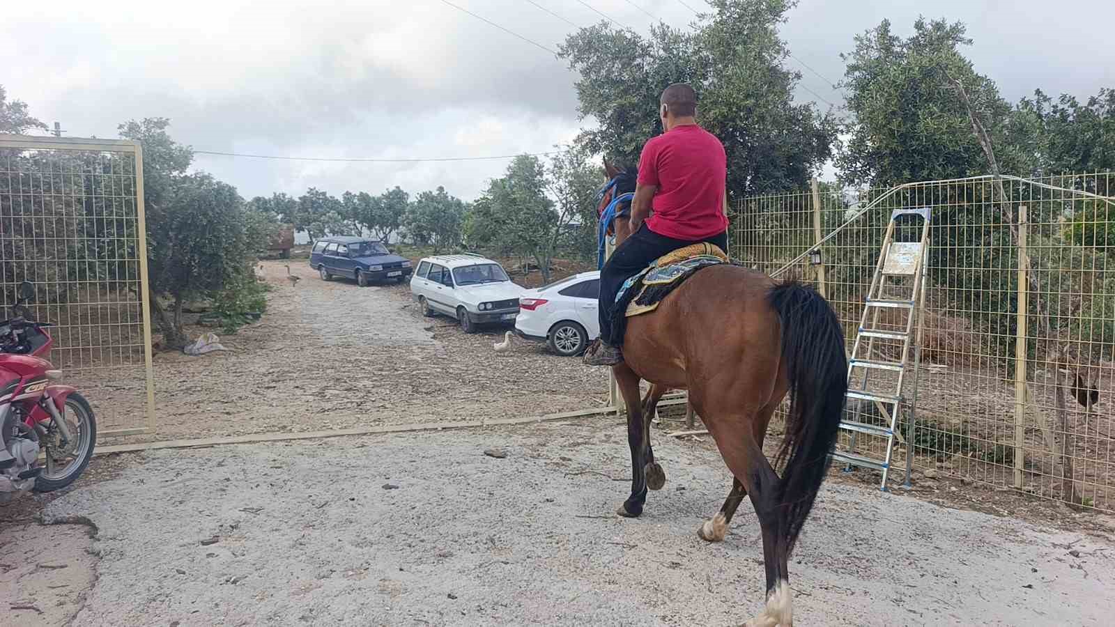 evden ise giderken yurudugu 12 kilometrelik yolla atletizme merak sardi 5 RuvElMSv