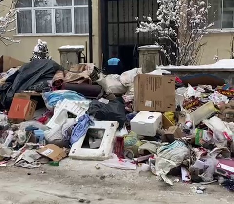 evden tonlarca cop cikti 1 mIeTEN7U