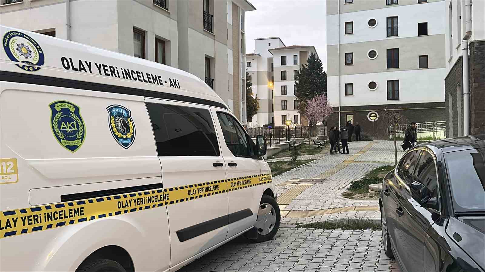 eve giren hirsizlar yaklasik 600 bin lira degerindeki ziynet esyasini caldi 0