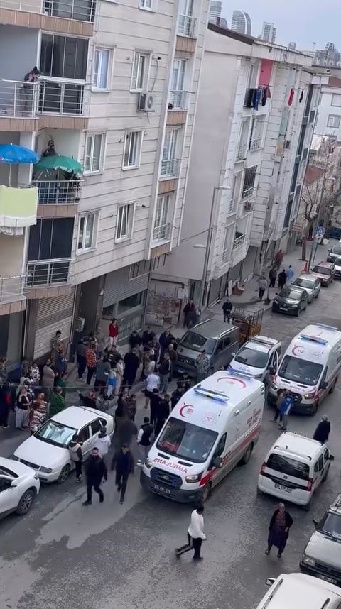 eve kitlenen genc kadin kendini camdan atti o anlar kamerada 1 7uGK6suk