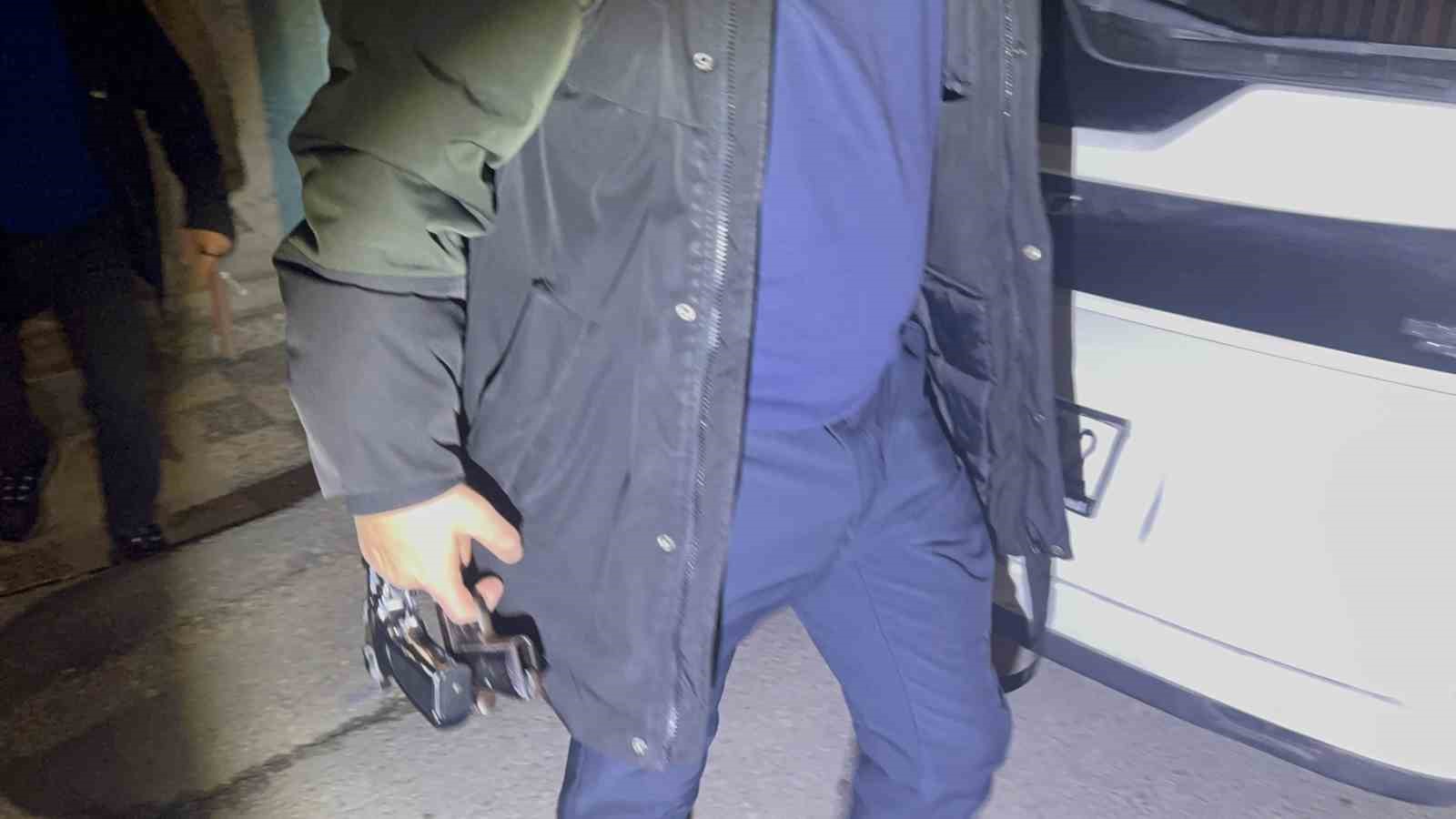eve yapilan baskinda cephanelik cikti arama sirasinda polise saldirdilar 2 Wte7Jbp1