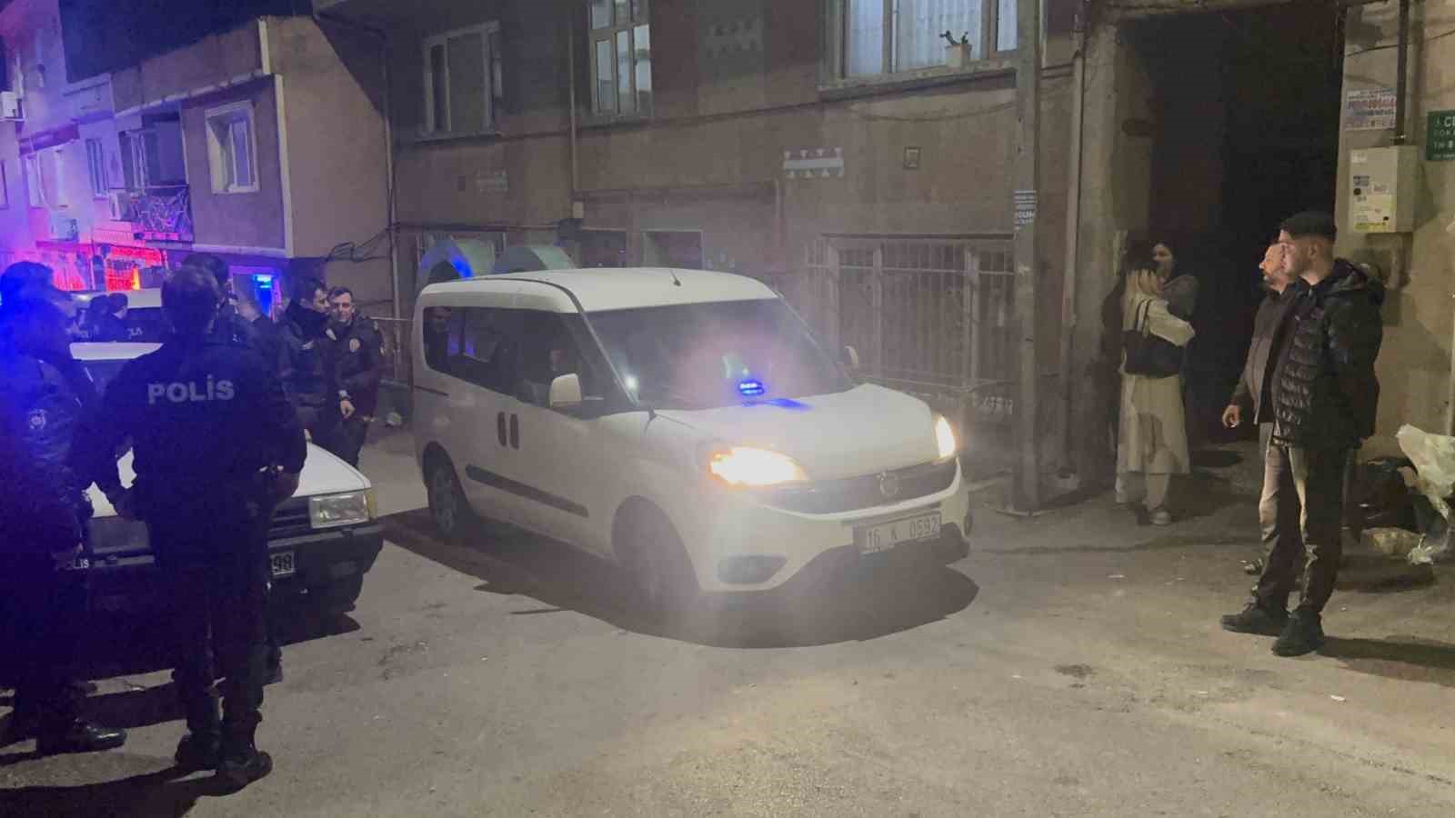 eve yapilan baskinda cephanelik cikti arama sirasinda polise saldirdilar 4