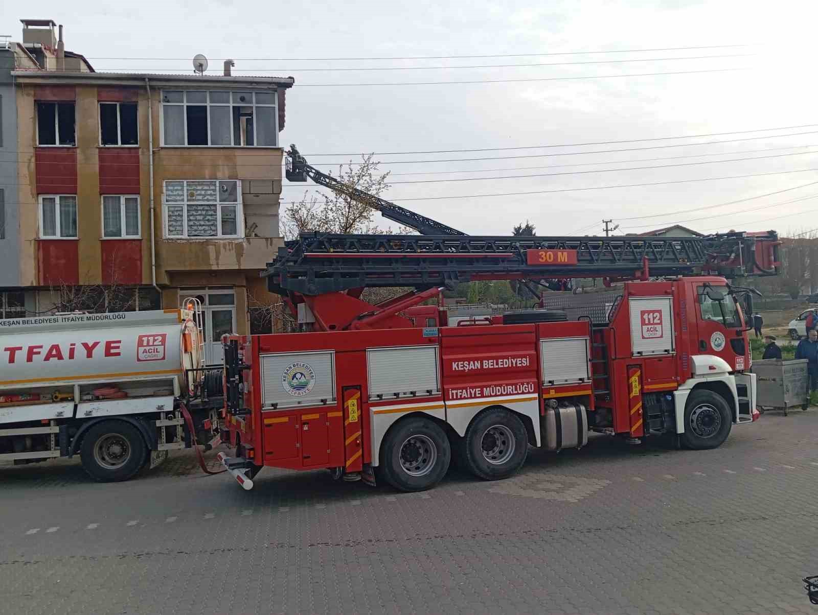evi atese verdi babasini arayip evi yaktim gel dedi 1
