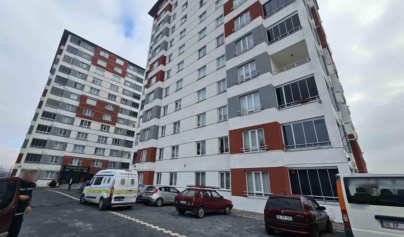 Evi taşınırken tartıştığı nakliyeciyi bıçakladı 4 evi tasinirken tartistigi nakliyeciyi bicakladi 0 iSA9YbaM