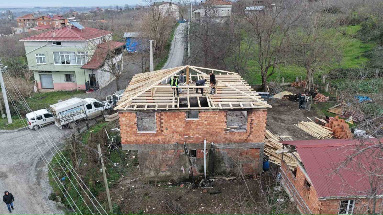 evi yanan ailenin yaralari sarildi yenilenen ev bayram hediyesi oldu 4 YaGuDsIw