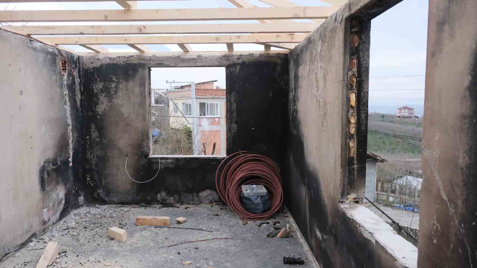 evi yanan ailenin yaralari sarildi yenilenen ev bayram hediyesi oldu 7 sDgjgl9d