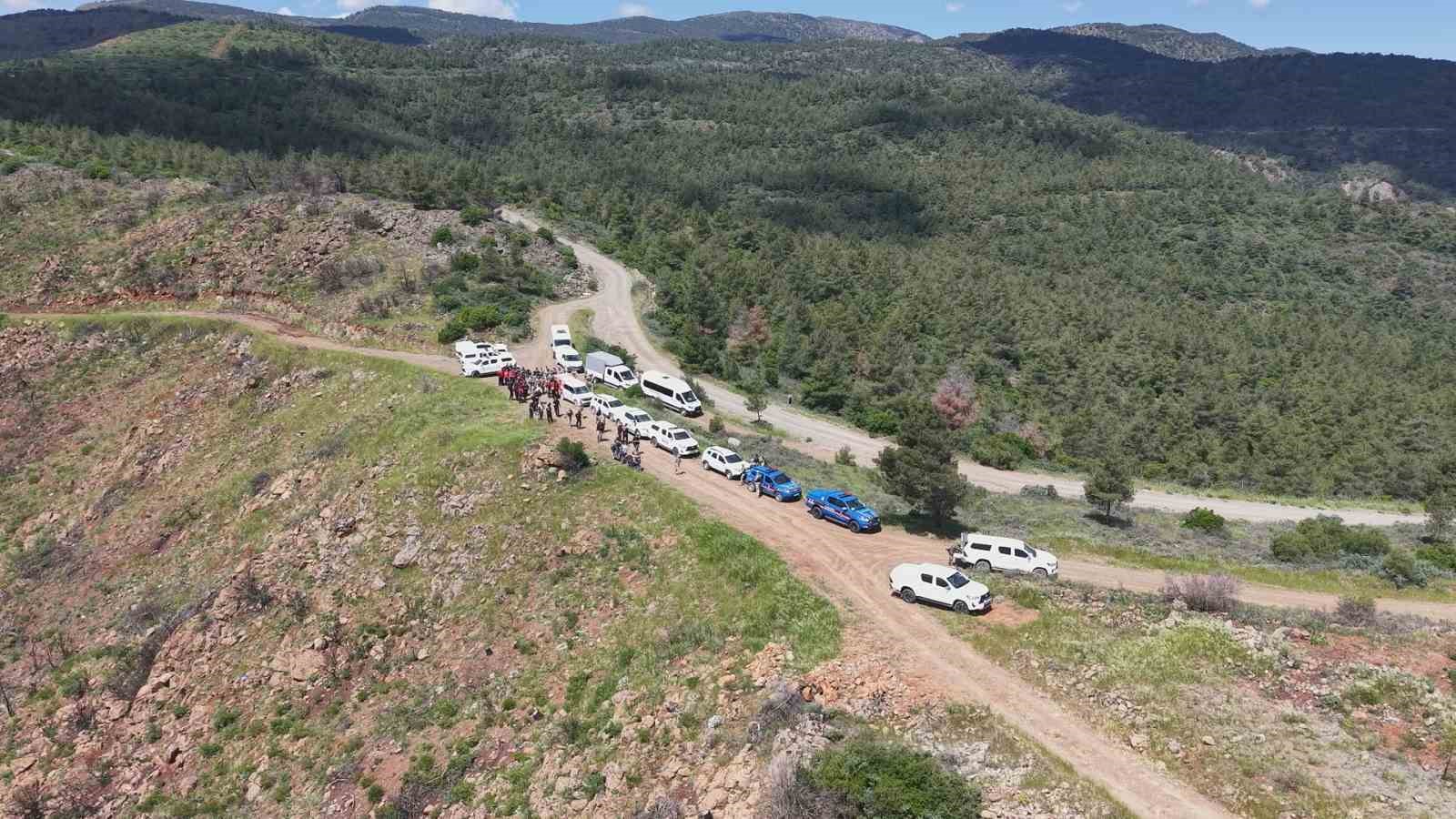 evin camindan cikarak kayiplara karisan ugur icin arama calismalari gunler sonra yeniden basladi 4 dm5ukMNO