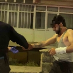 evinde-bicakla-kendine-zarar-veren-sahsin-hayatini-polisin-telefon-detayi-kurtardi-CY4ElAw6.jpg