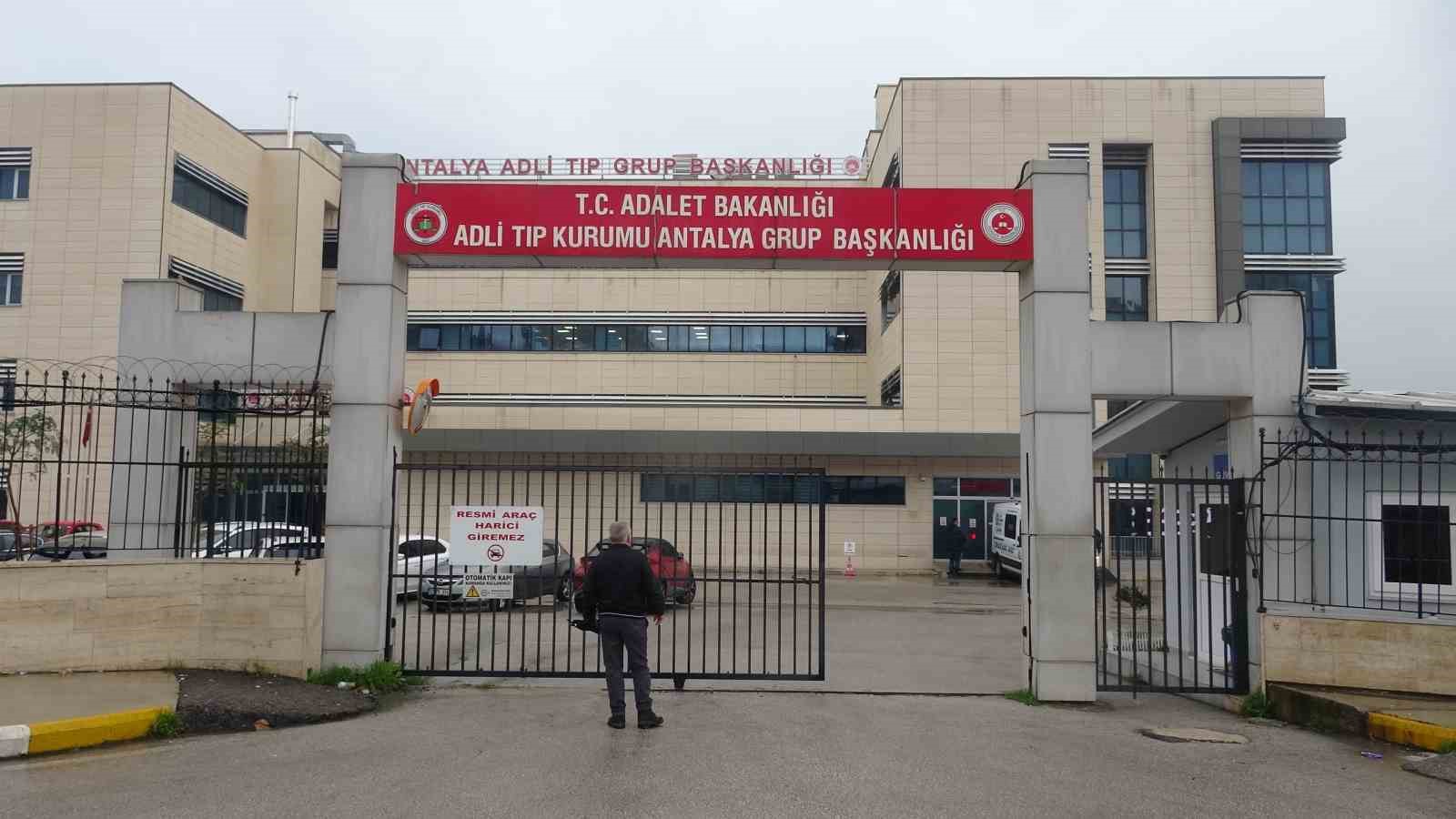 evinde cikan yanginda agir yaralanan yasli kadin hayatini kaybetti 2 YPKibngK