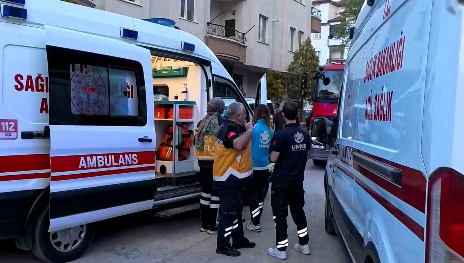 evinde cikan yangini sondurmek isterken yanarak can verdi 1 O7aVbIZU