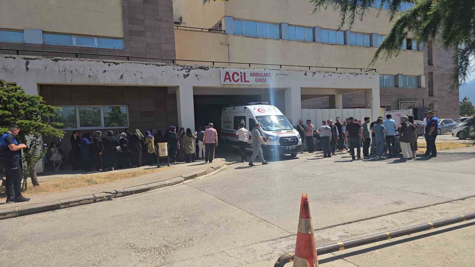 Evinde silahla vurulmuş halde bulunan kadın kurtarılamadı 7 evinde silahla vurulmus halde bulunan kadin kurtarilamadi 3