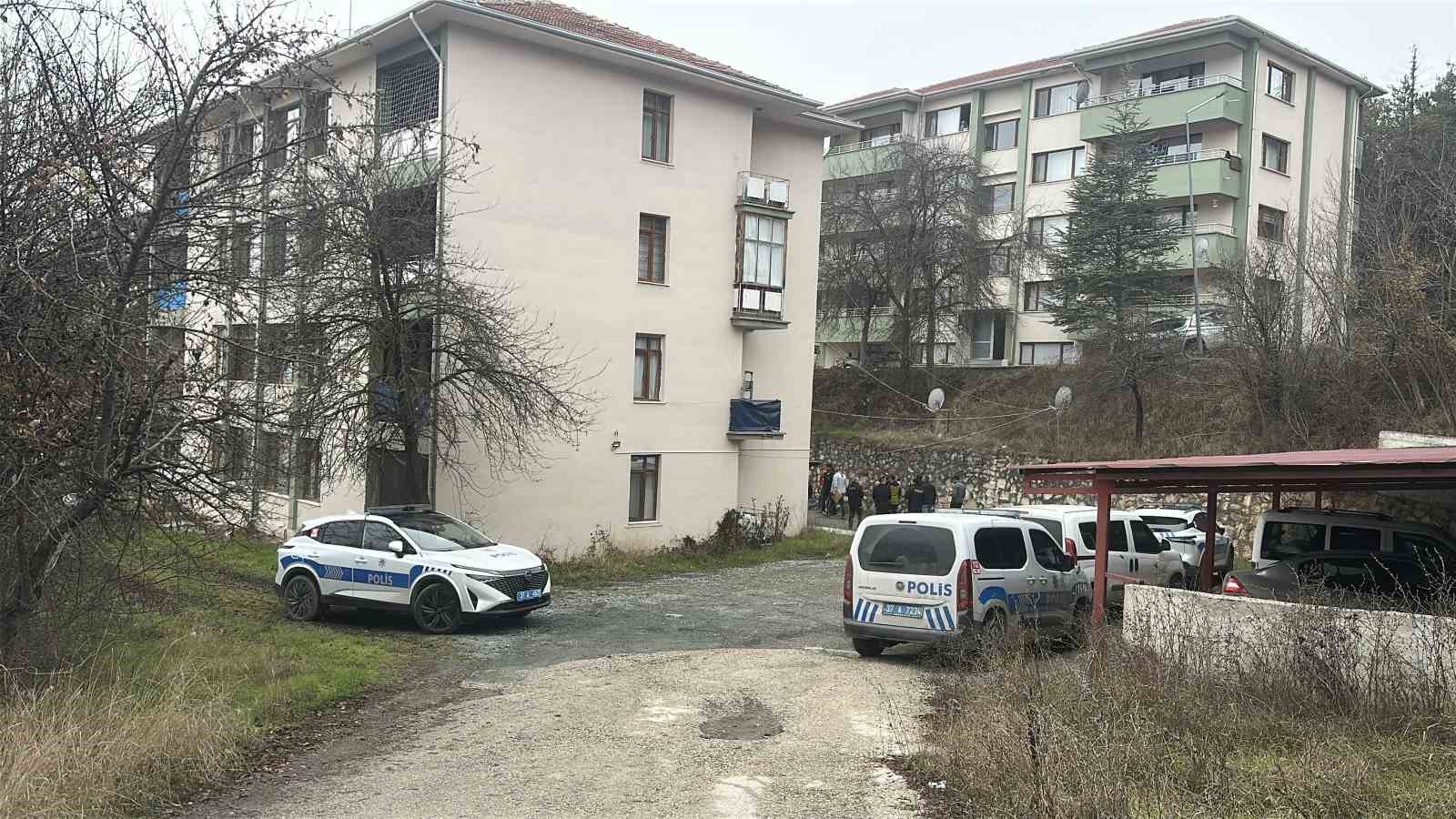 evinde silahla vurulmus halde bulunan orman muhafaza memuru oldu 0 D3Jc3CVf