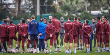 evinde-yenilmeyen-trabzonspor-namaglup-fenerbahceyi-agirliyor-P6NQ18PR.jpg