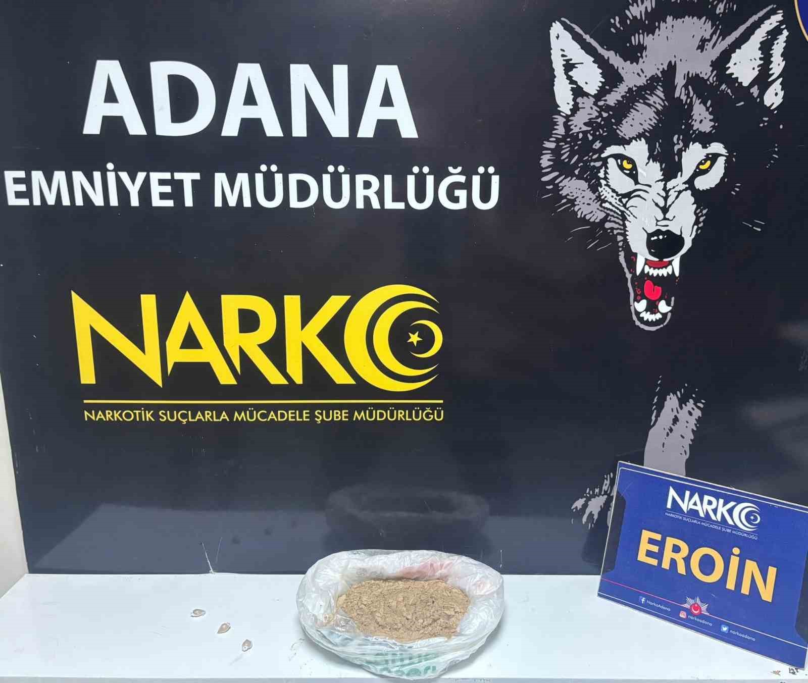 Evindeki sandıktan 814 gram eroin çıktı, "Satmıyorum, kullanıcıyım" dedi 8 evindeki sandiktan 814 gram eroin cikti satmiyorum kullaniciyim dedi 4 EpJ7pBVD