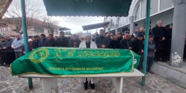evinden-20-kamyon-cop-cikarilan-yasli-adam-son-yolculuguna-ugurlandi-SJ69EKHC.jpg