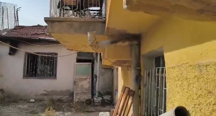 Evine giren 3 kişi tarafından darbedilen yaşlı adam, 10 gün sonra hayatını kaybetti 4 evine giren 3 kisi tarafindan darbedilen yasli adam 10 gun sonra hayatini kaybetti 0 86TSTNPP