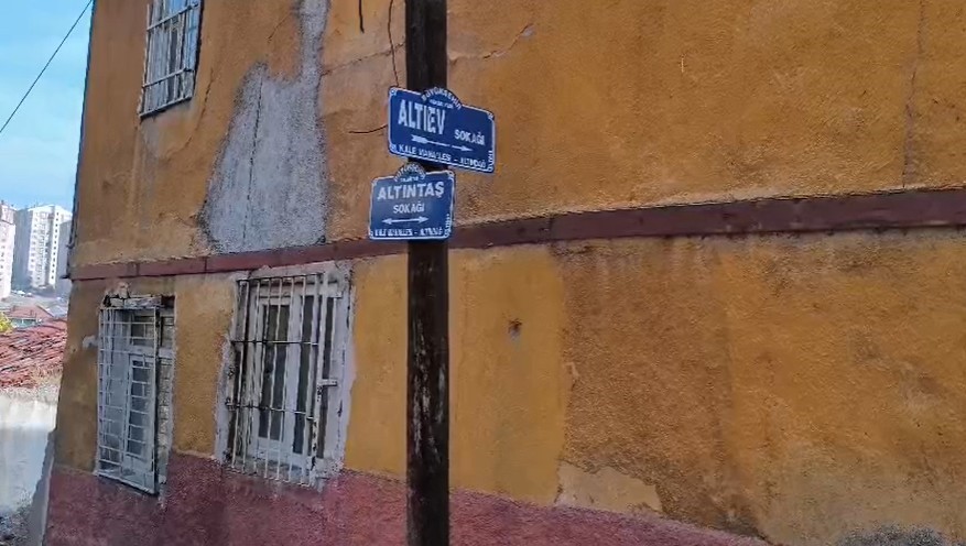 Evine giren 3 kişi tarafından darbedilen yaşlı adam, 10 gün sonra hayatını kaybetti 6 evine giren 3 kisi tarafindan darbedilen yasli adam 10 gun sonra hayatini kaybetti 2 WwXqOlSr