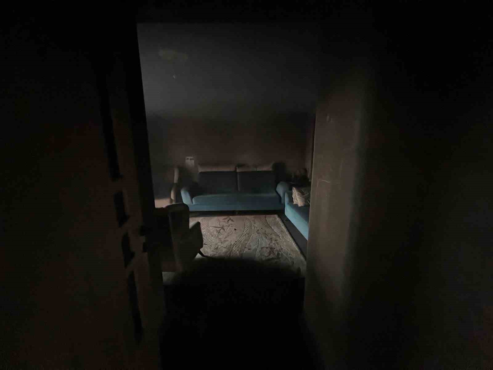 Evini ateşe verdi, kaçarken yakalandı 4 evini atese verdi kacarken yakalandi 0 4zgycNGf