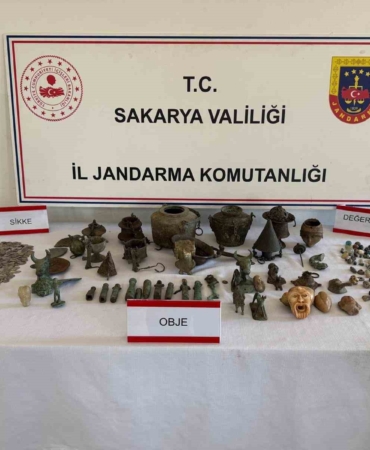 evini-kacak-muzeye-donusturen-sahis-yakalandi-L6ZUkaun.jpg