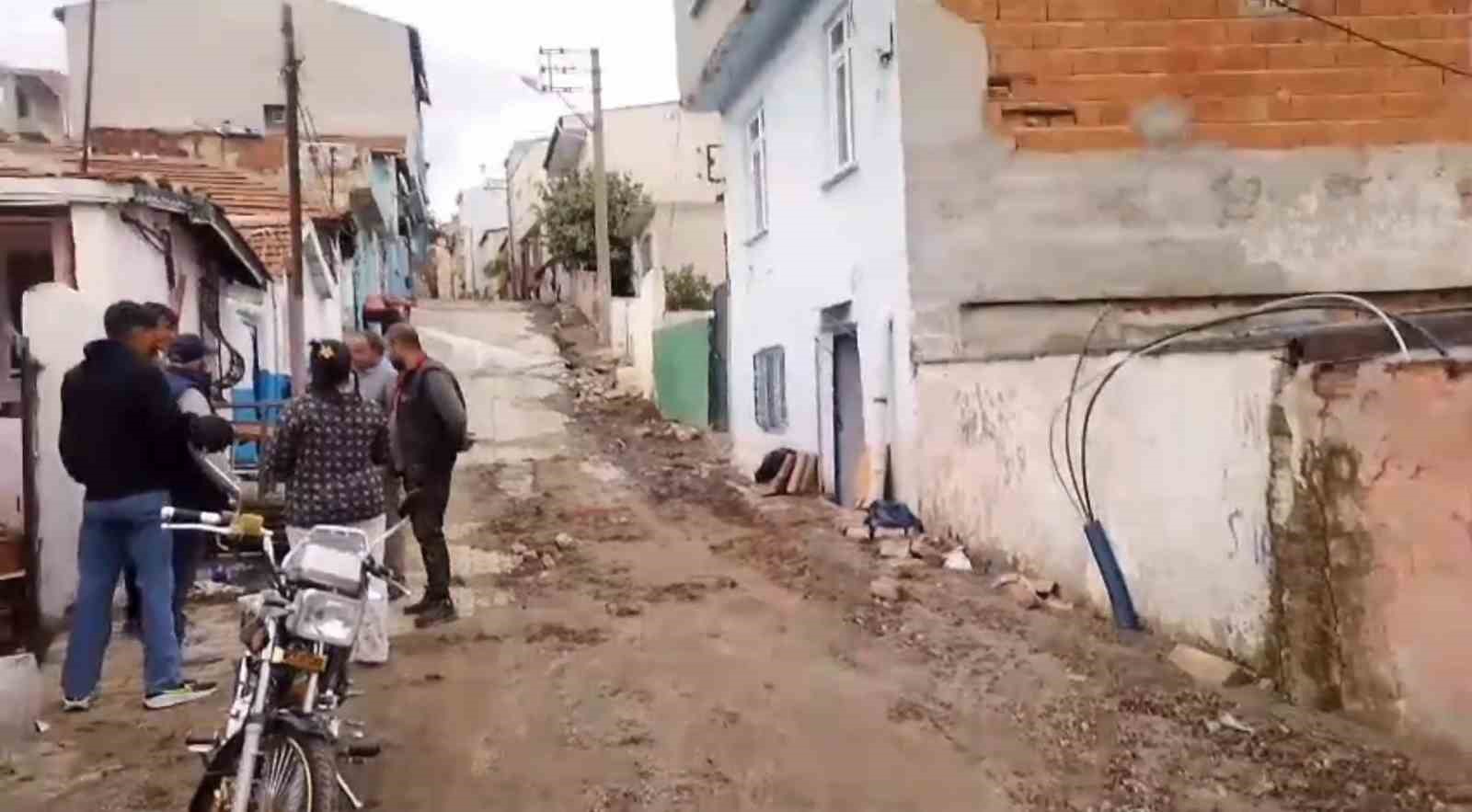 evini su basan vatandas isyan etti benim oyum nereye gidiyor 1 88FwucpN