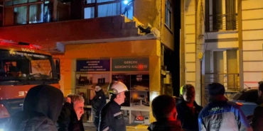evinin-balkonundan-soba-borusu-cikartti-vatandas-yangin-var-zannetti-ekipler-harekete-gecti-apVDPN7N.jpg