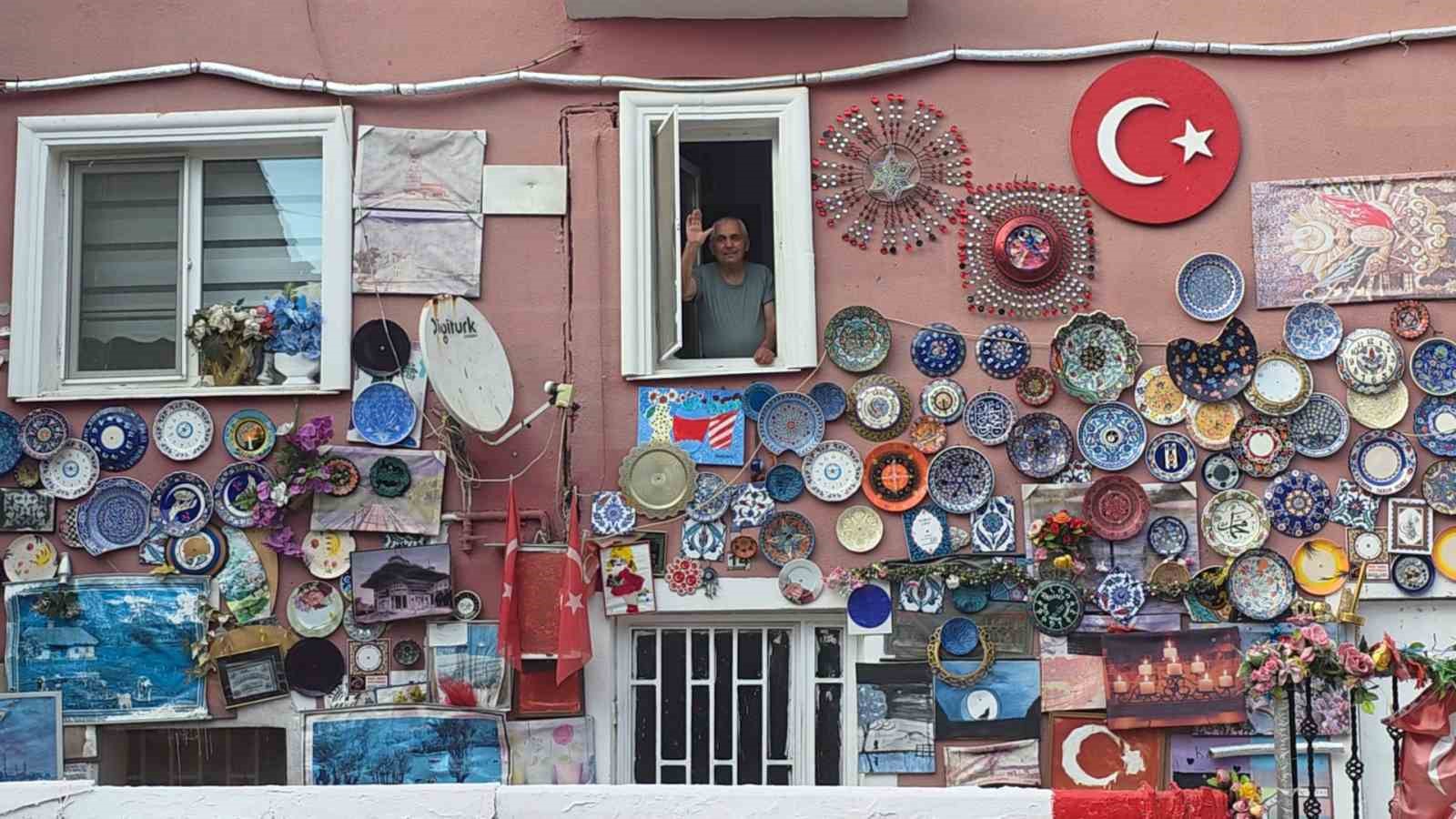 Evinin dış cephesini Kütahya’ya özgü çini tabaklarla kapladı 4 evinin dis cephesini kutahyaya ozgu cini tabaklarla kapladi 0