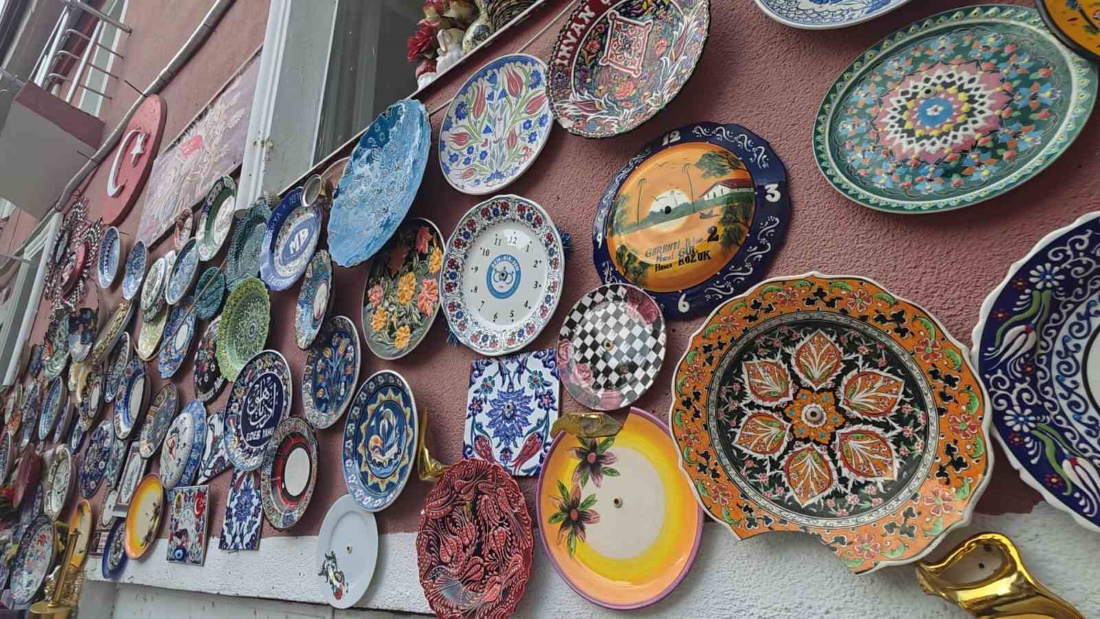 Evinin dış cephesini Kütahya’ya özgü çini tabaklarla kapladı 8 evinin dis cephesini kutahyaya ozgu cini tabaklarla kapladi 4 4jty7kLv
