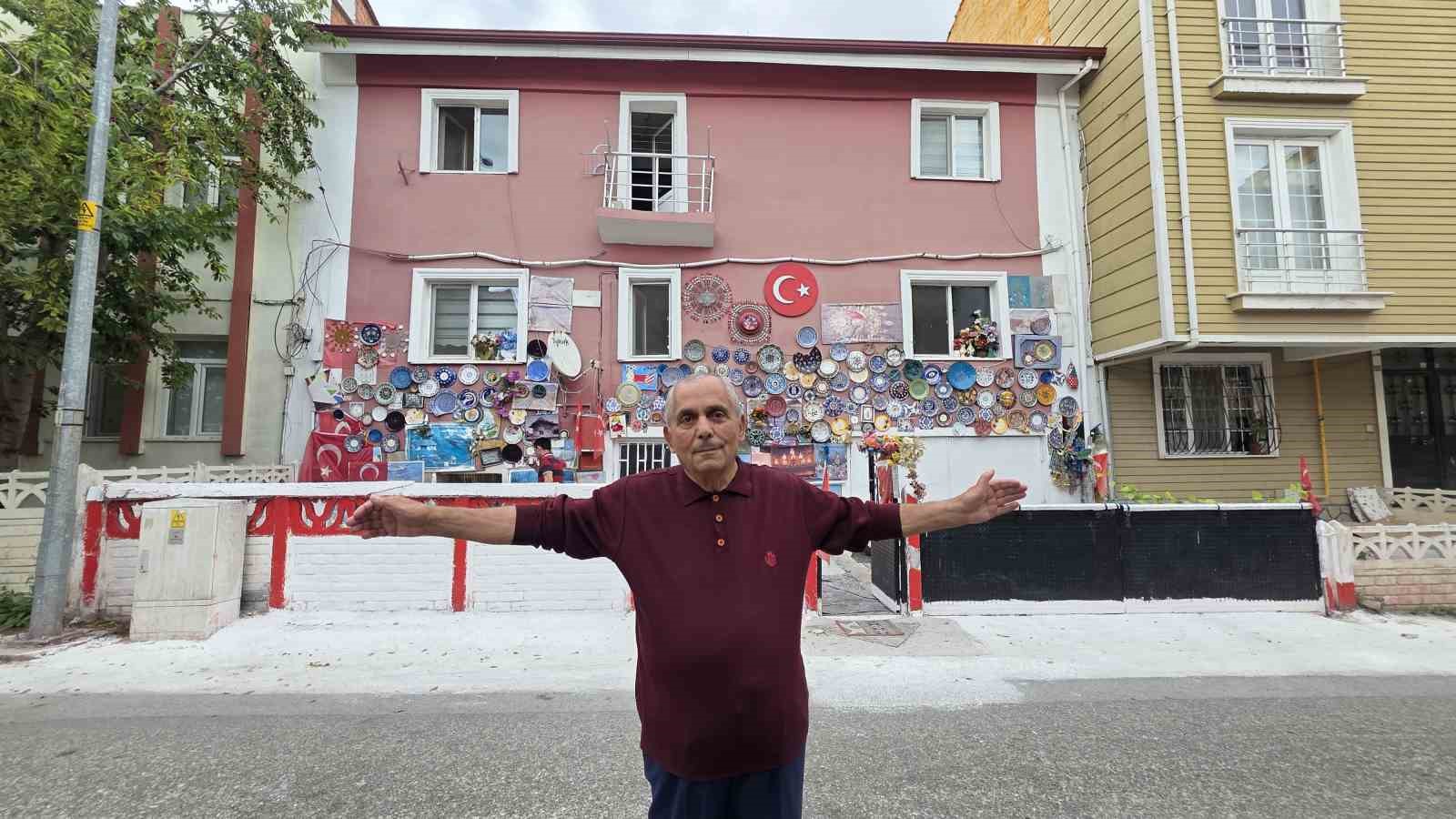 Evinin dış cephesini Kütahya’ya özgü çini tabaklarla kapladı 11 evinin dis cephesini kutahyaya ozgu cini tabaklarla kapladi 7 AL88C665