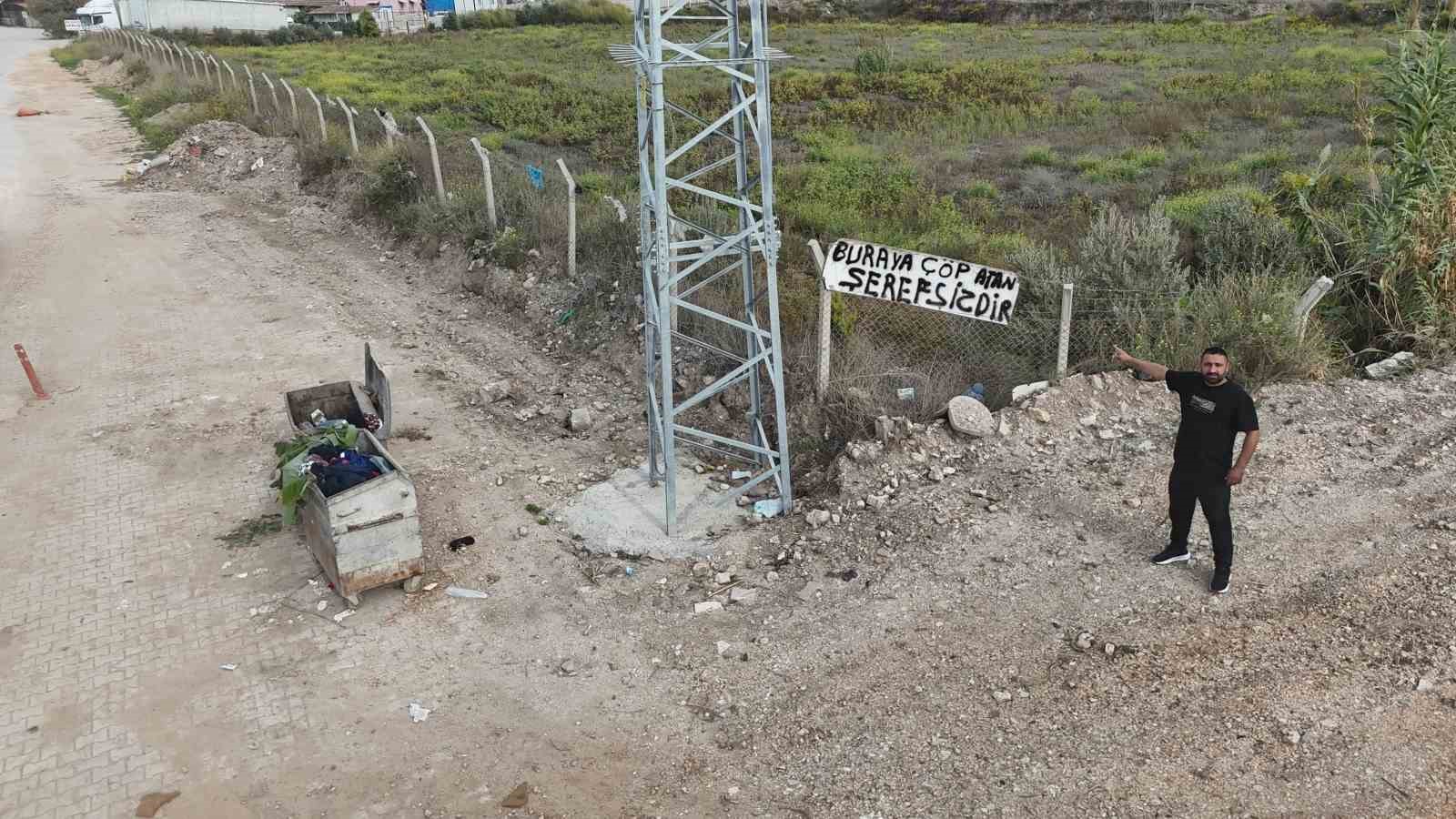 evinin yanindaki araziye cop atanlardan bikti cozumu buraya cop atan serefsizdir yazisiyla buldu 1 ObJi9cM1