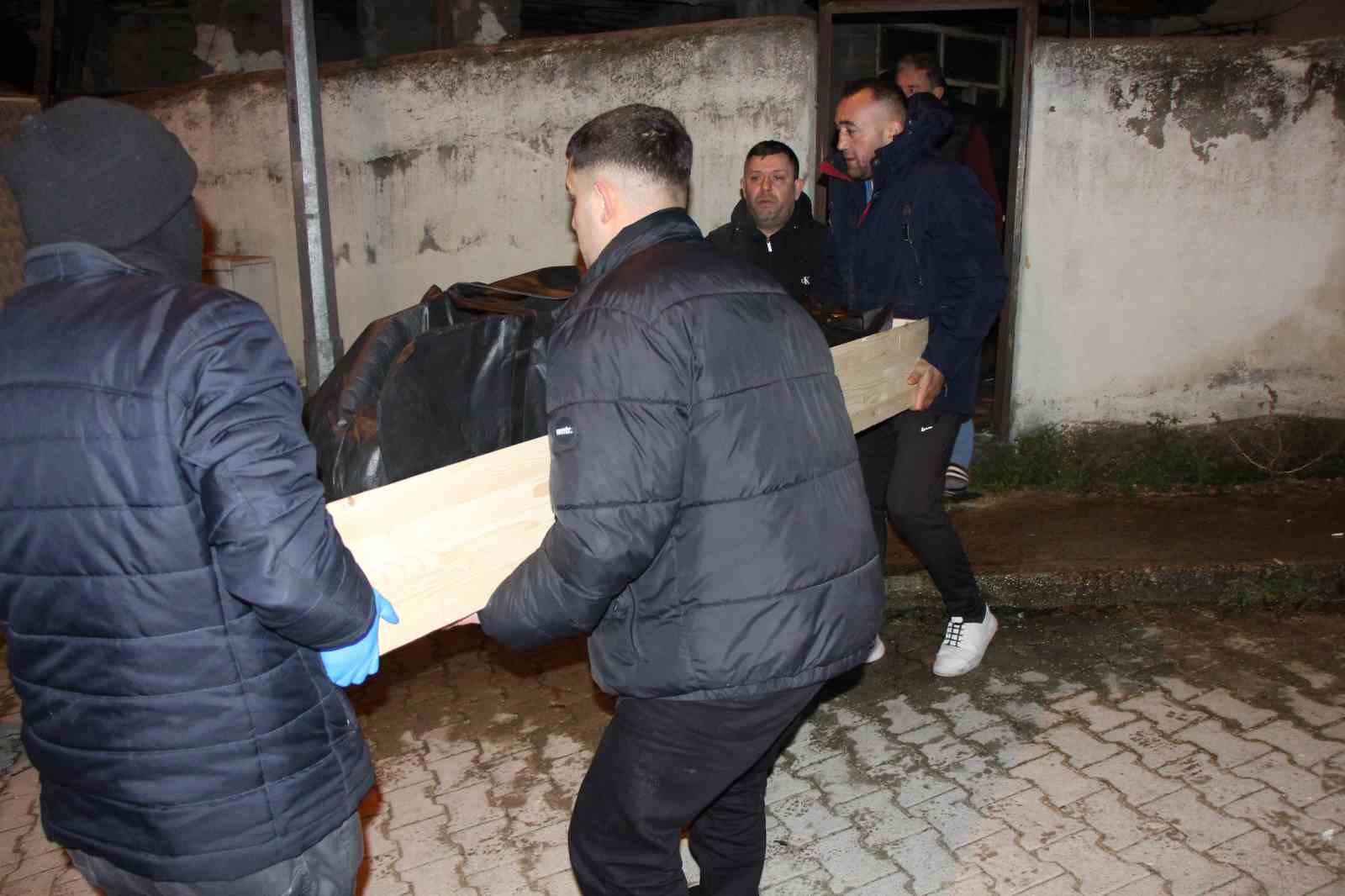 evladina ulasamayan anneden telefon gelince evde oldugu anlasildi 3
