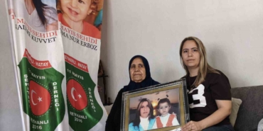 evlatlarini-reyhanli-patlamasinda-kaybeden-anne-ve-kizi-13-yildir-ayni-aciyla-yasiyor-292MmrVk.jpg