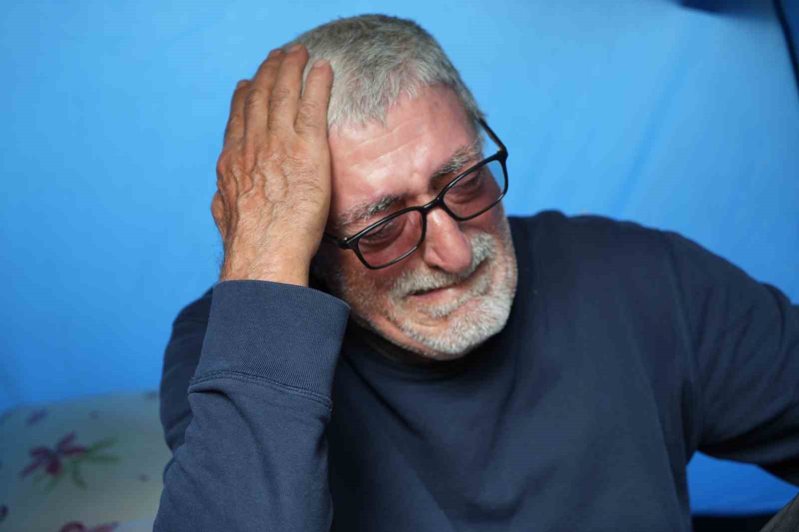 evlendi bicaklandi evinden oldu kelepcelendi sokakta kaldi 64 yasindaki adamin cilesi bitmedi 2 ktWPjFEN
