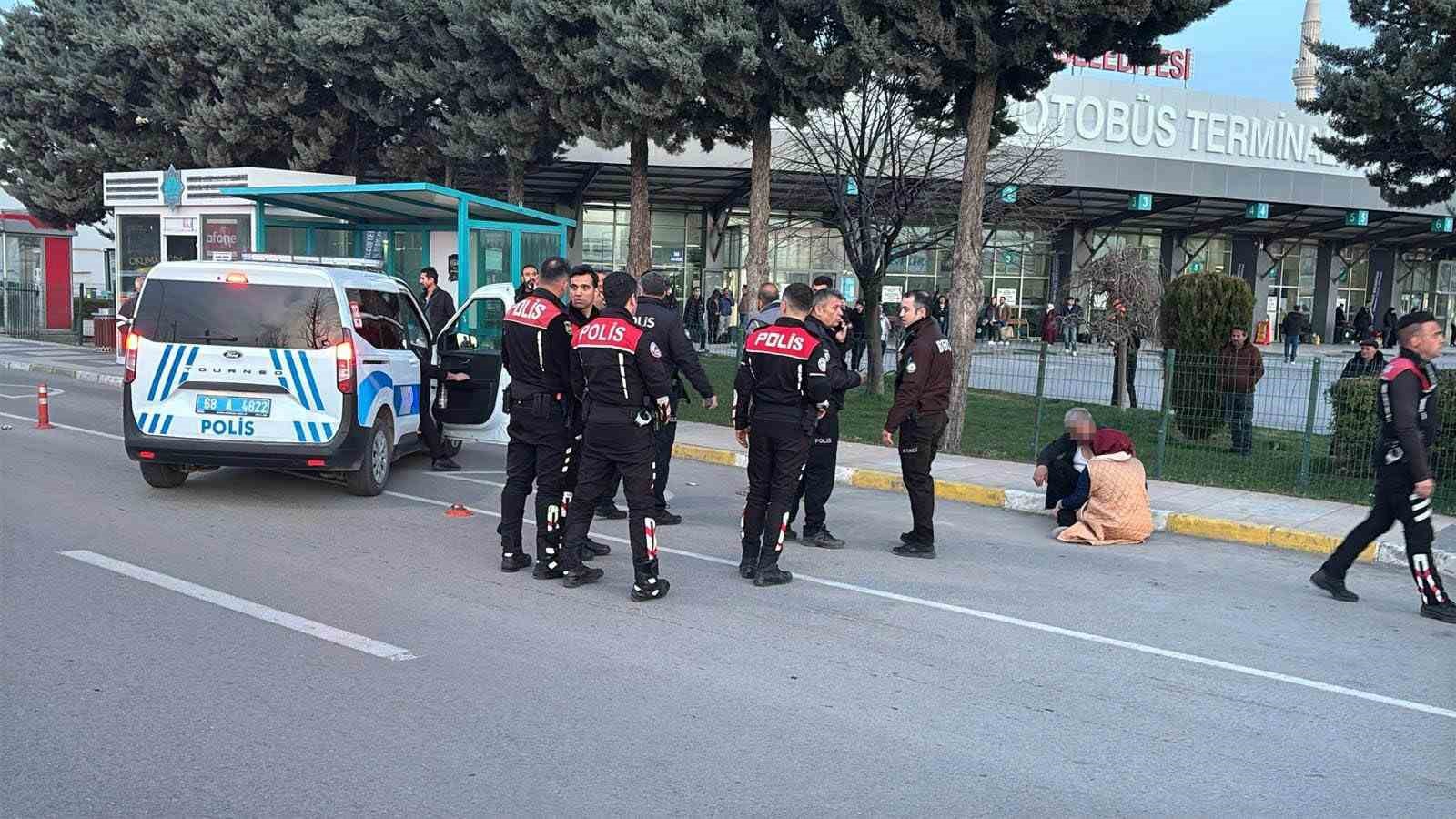 Evlenmek için Aksaray’a geldi, vazgeçip dönmek isteyince ortalık karıştı: 2 yaralı, 8 gözaltı 7 evlenmek icin aksaraya geldi vazgecip donmek isteyince ortalik karisti 2 yarali 8 gozalti 3