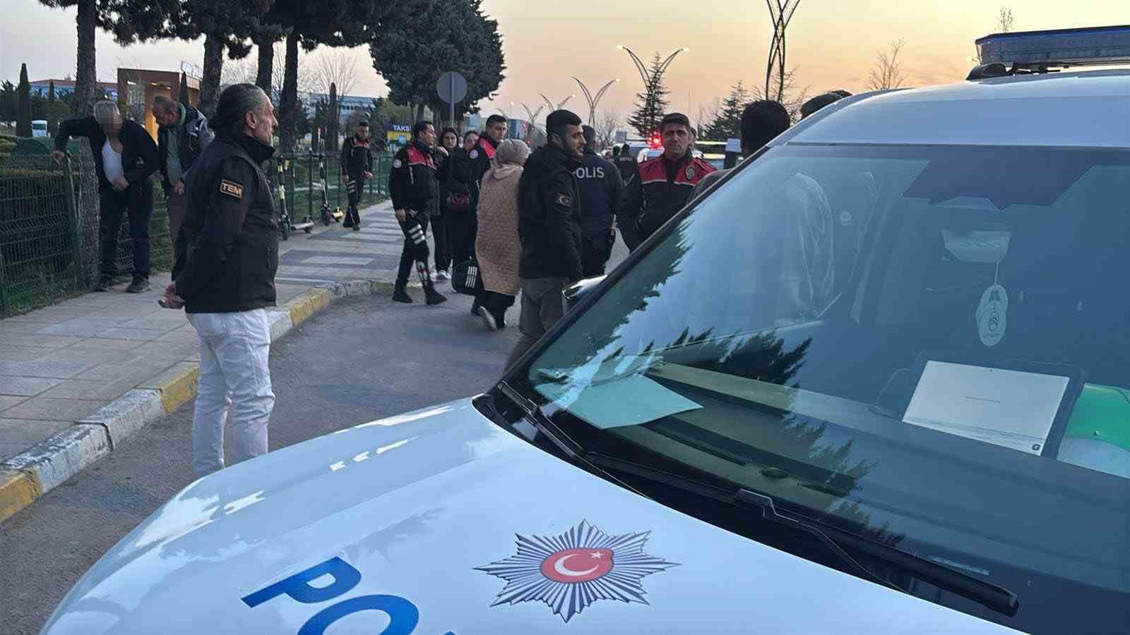 Evlenmek için Aksaray’a geldi, vazgeçip dönmek isteyince ortalık karıştı: 2 yaralı, 8 gözaltı 9 evlenmek icin aksaraya geldi vazgecip donmek isteyince ortalik karisti 2 yarali 8 gozalti 5 3EjjdhuZ