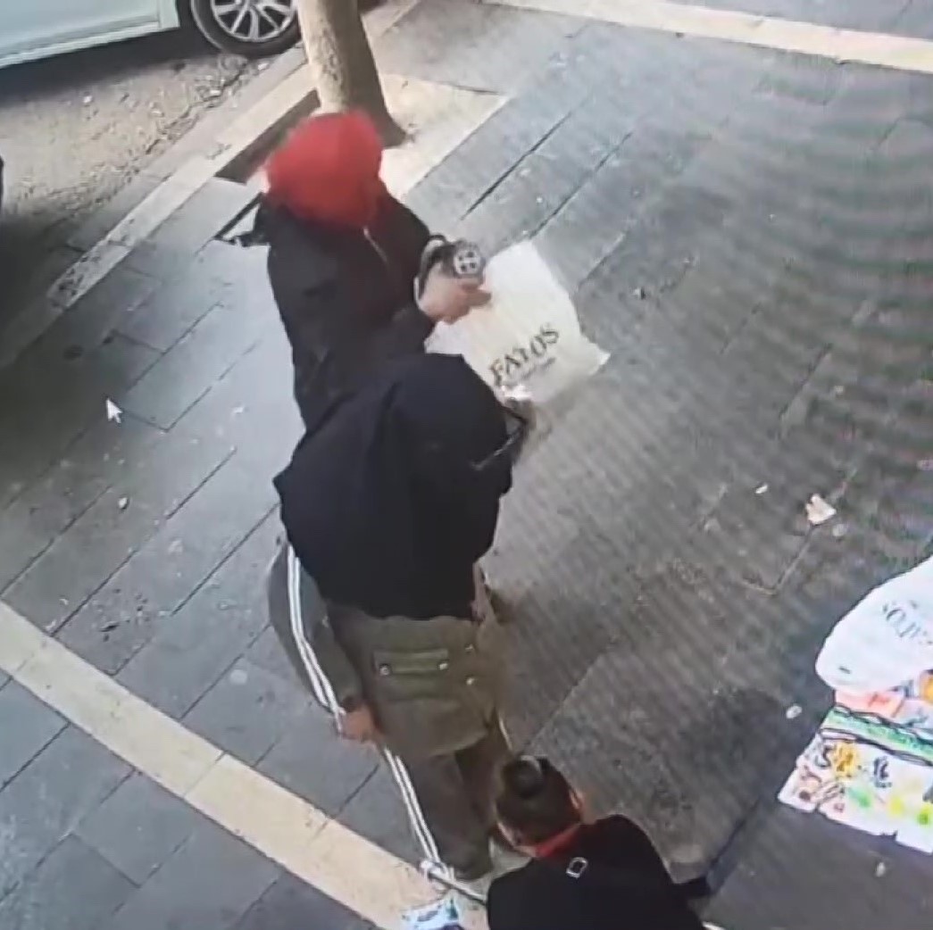 evleri soyan 2 kadin yakalandi 700 bin tllik vurgun yapmislar 1 jyjmBQXZ