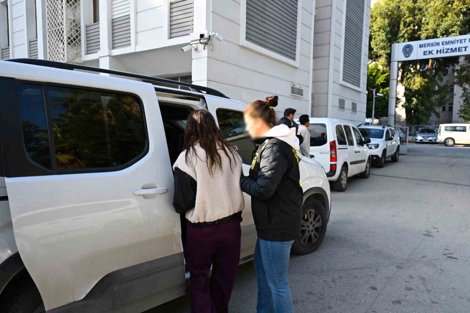 evleri soyan hirsizlar once kameraya sonra polise yakalandi 2 aVlsTBZ5