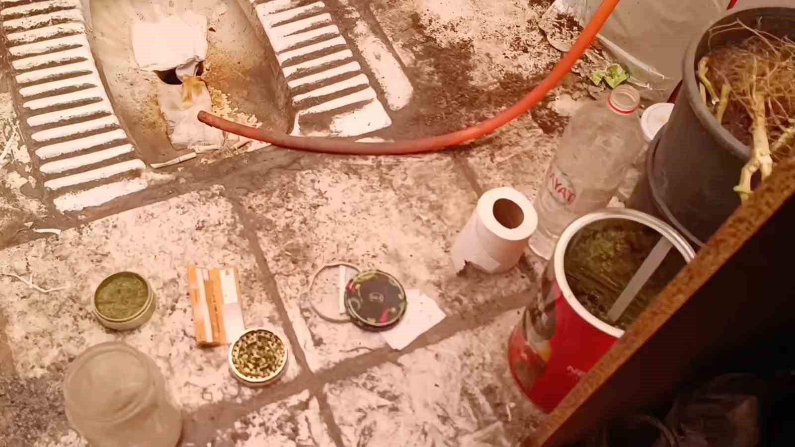 evleri uyusturucu serasina tuvaletleri laboratuvara cevirmisler 36 gozalti 1 Z1miPGeE