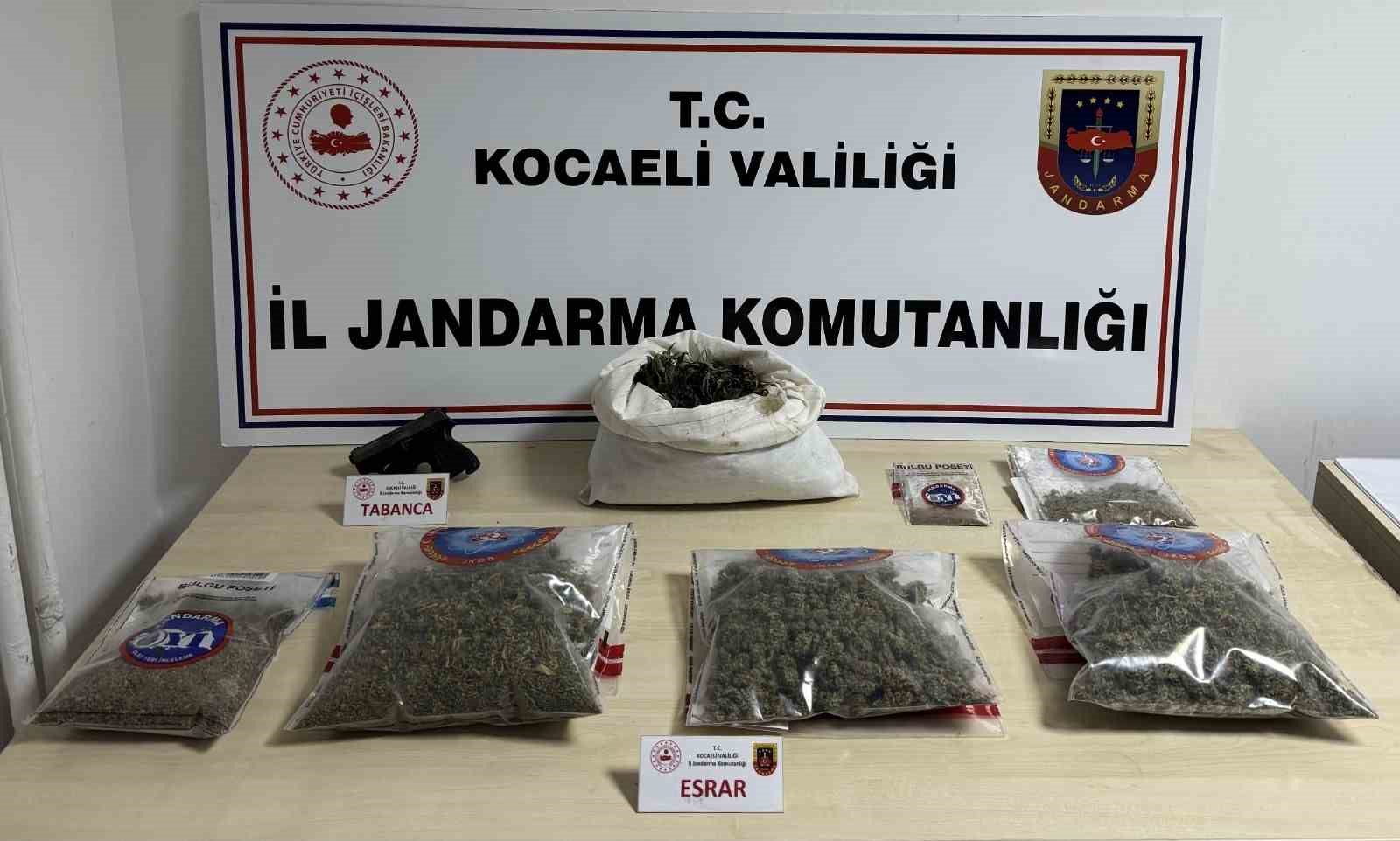 evleri uyusturucu serasina tuvaletleri laboratuvara cevirmisler 36 gozalti 5 YYGzuNSw