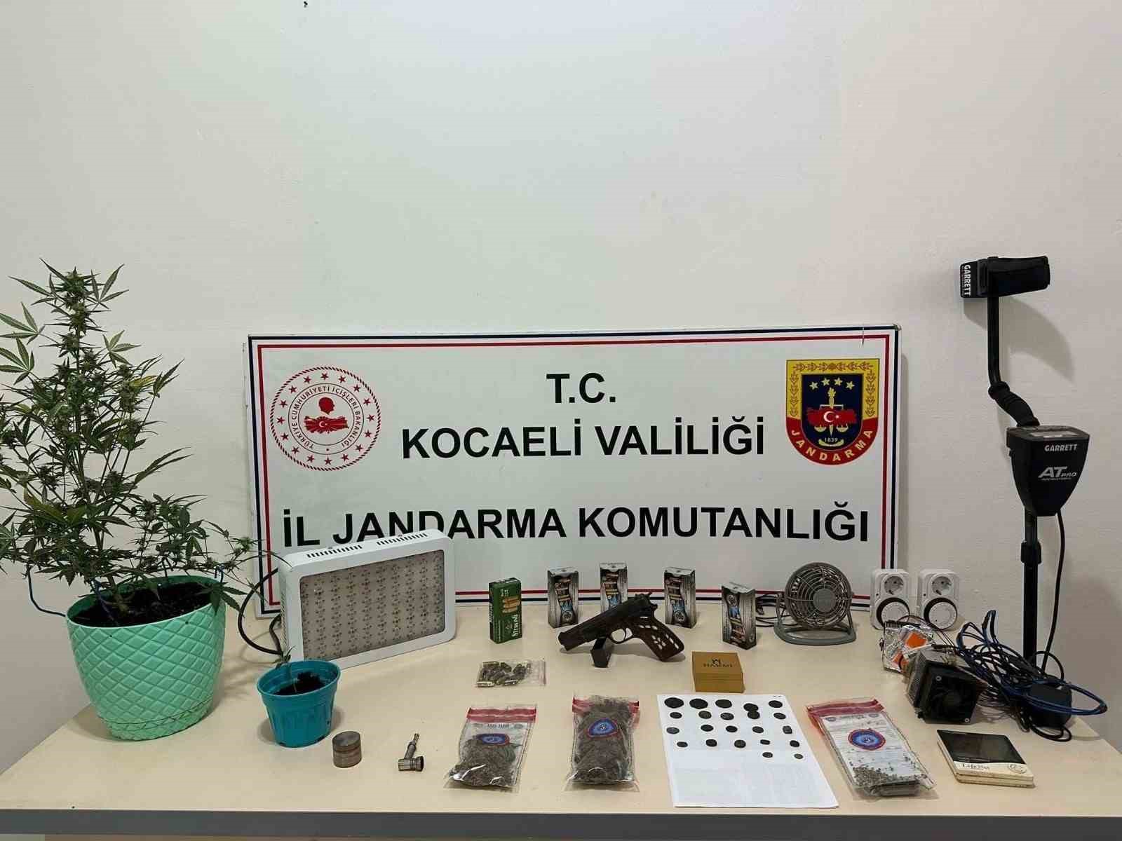 evleri uyusturucu serasina tuvaletleri laboratuvara cevirmisler 36 gozalti 7 6XLR86Y2