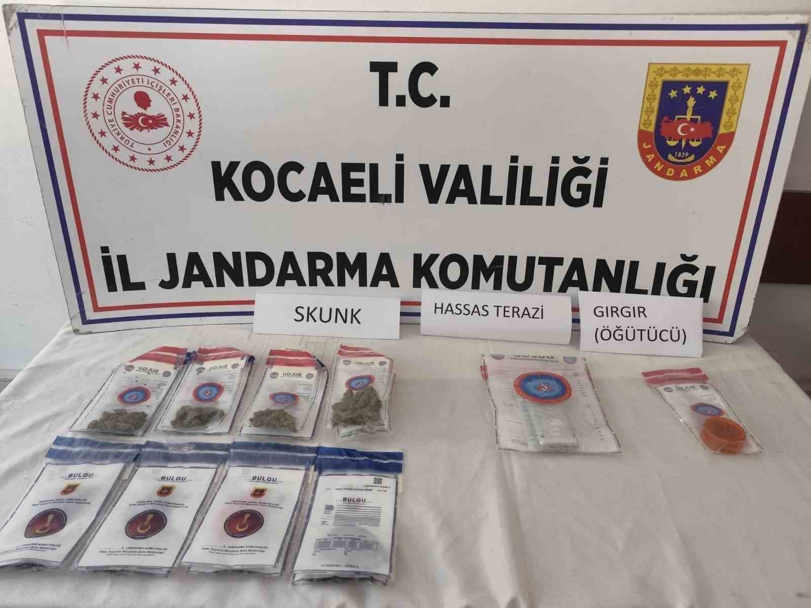 evleri uyusturucu serasina tuvaletleri laboratuvara cevirmisler 36 gozalti 8