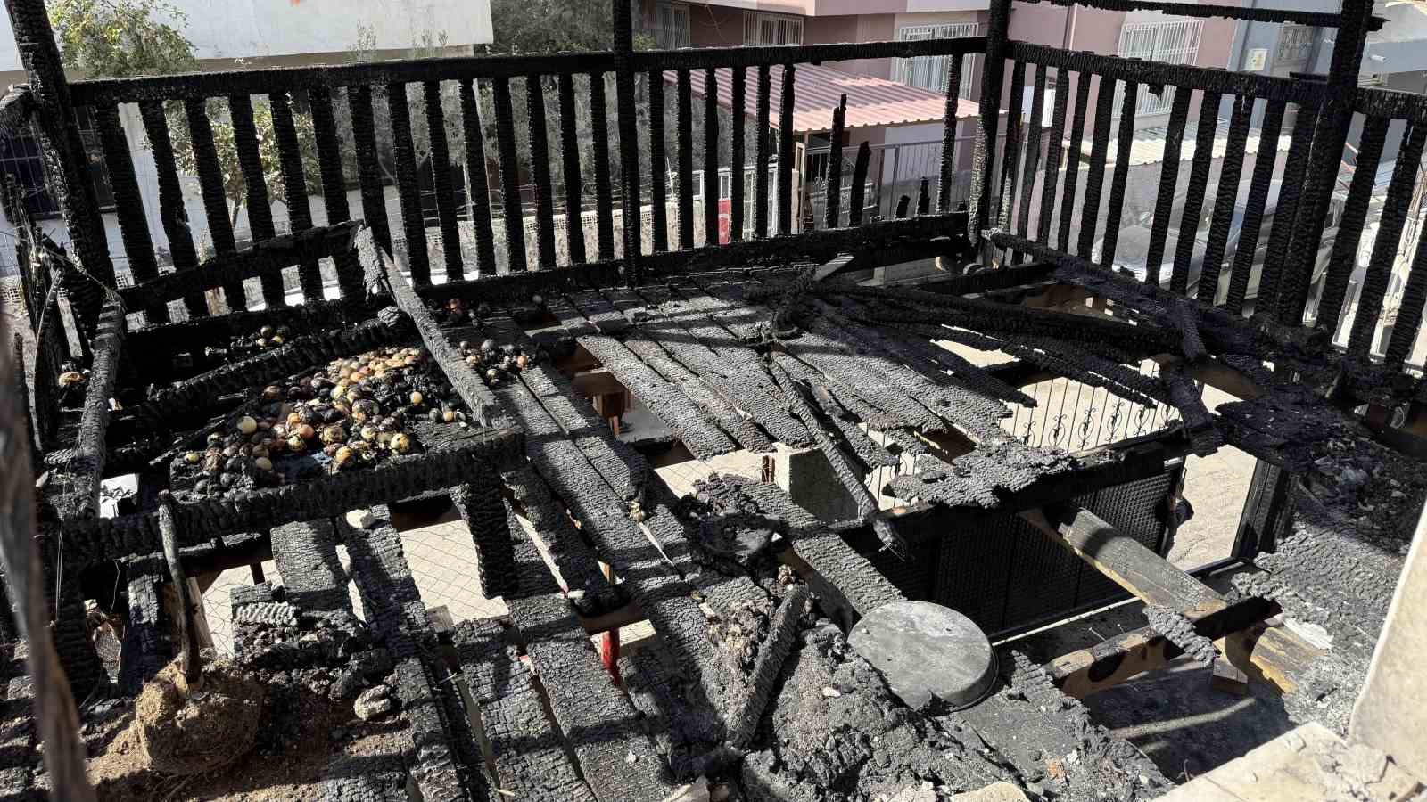 evleri yanginda kule dondu aile canini zor kurtardi 6 ynMlazVf