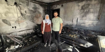 evleri-yanginda-kule-dondu-aile-canini-zor-kurtardi-EimZt35x.jpg