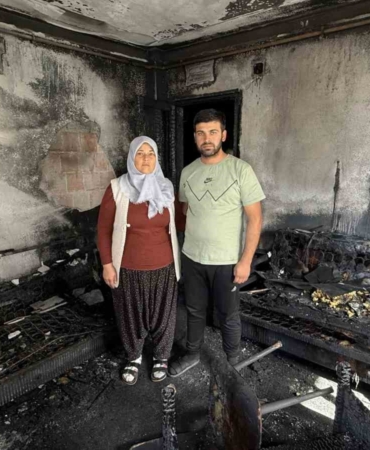 evleri-yanginda-kule-dondu-aile-canini-zor-kurtardi-EimZt35x.jpg