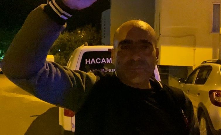 Evlerindeki asma tavan üzerlerine çöktü, deprem oluyor sandılar :1 yaralı 5 evlerindeki asma tavan uzerlerine coktu deprem oluyor sandilar 1 yarali 1 3Tj7DcmD