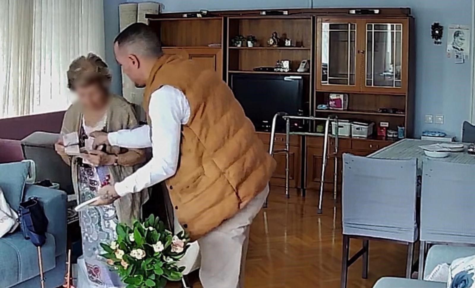 evlerine girdigi yasli kadinlarin paralarini calan sahte yogurtcu tutuklandi 2 FYud2dBC
